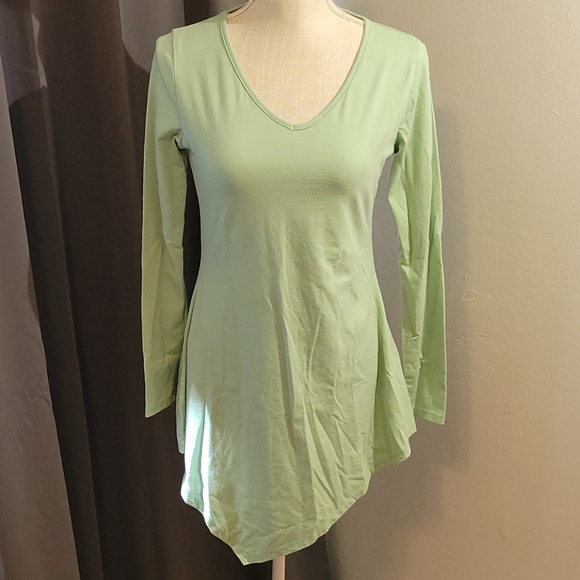 Bundle of Two Long-Sleeve Tunic Tops - Picture 4 of 10